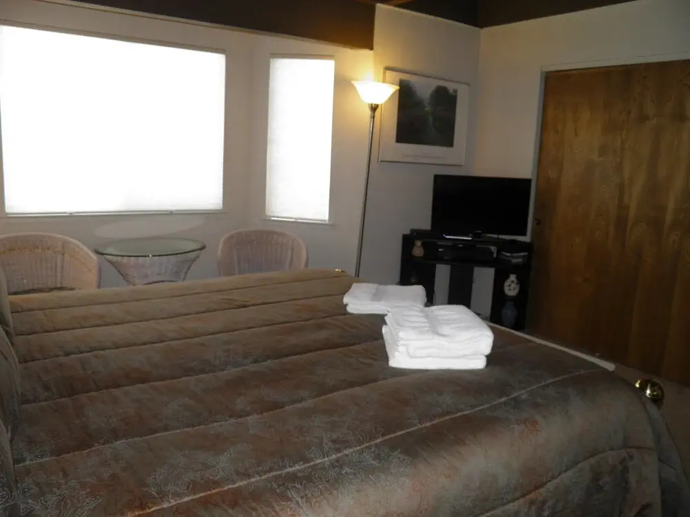 Waterfront Condo With Balcony, Private Boat Dock