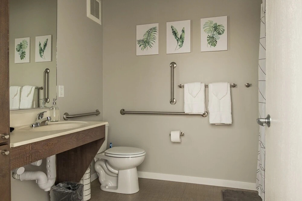 FRONTDESK Confluence on 3rd Apt Downtown Riverwalk Trails