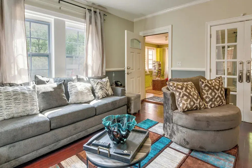 2 Mi to Intl Soccer Play! Ideal ATL Home Base