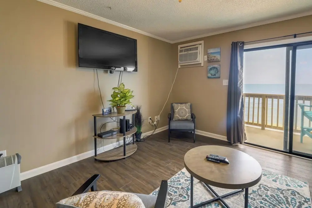 North Topsail Beach Vacation Rental w/ Balcony!