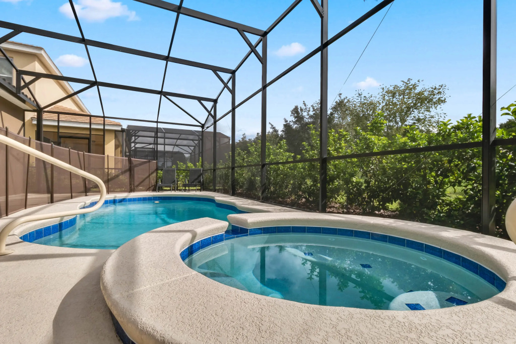 5 Bedrooms 4 Bathrooms Solterra 5272 Oa