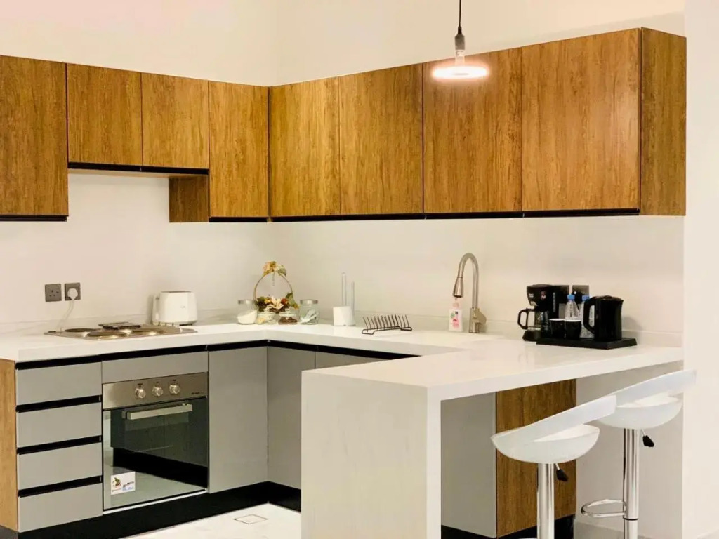 Spacious new 2 bedroom Apt-in amazing location