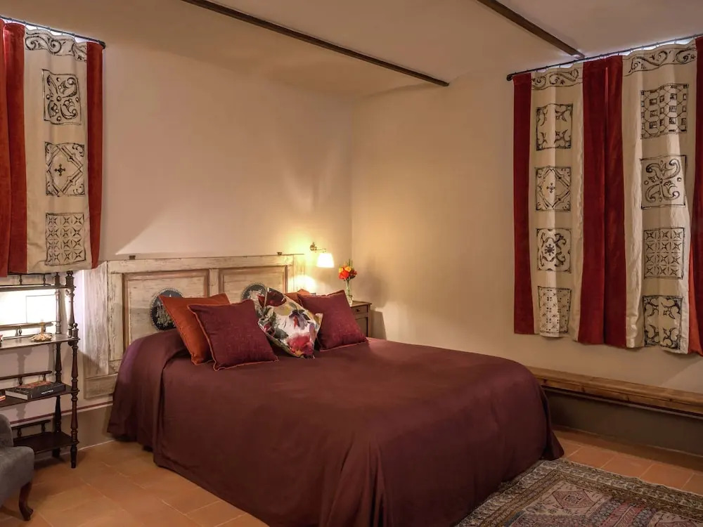 Villa in Tuscany with Organic Wine Estate