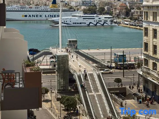 Mural Piraeus Hotel