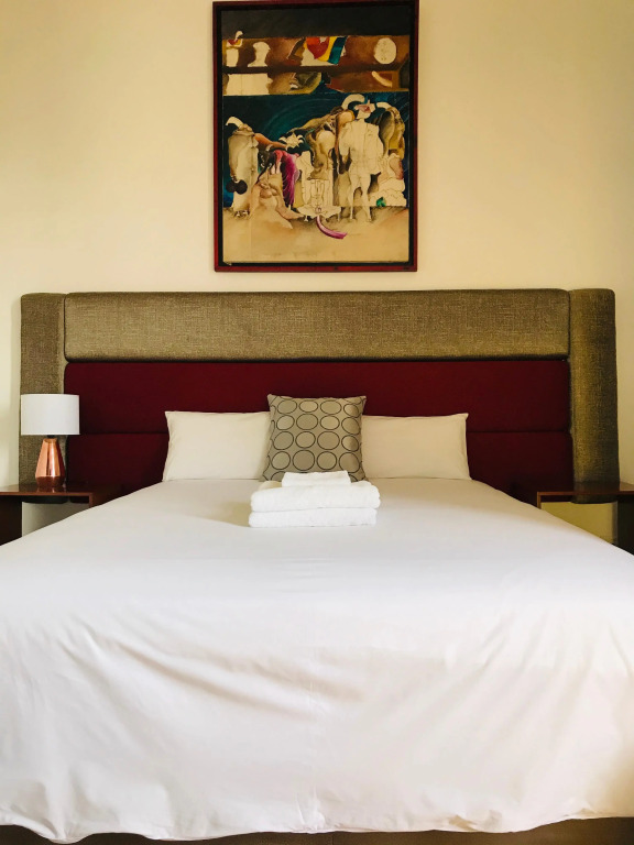 Larqa Park Rooms