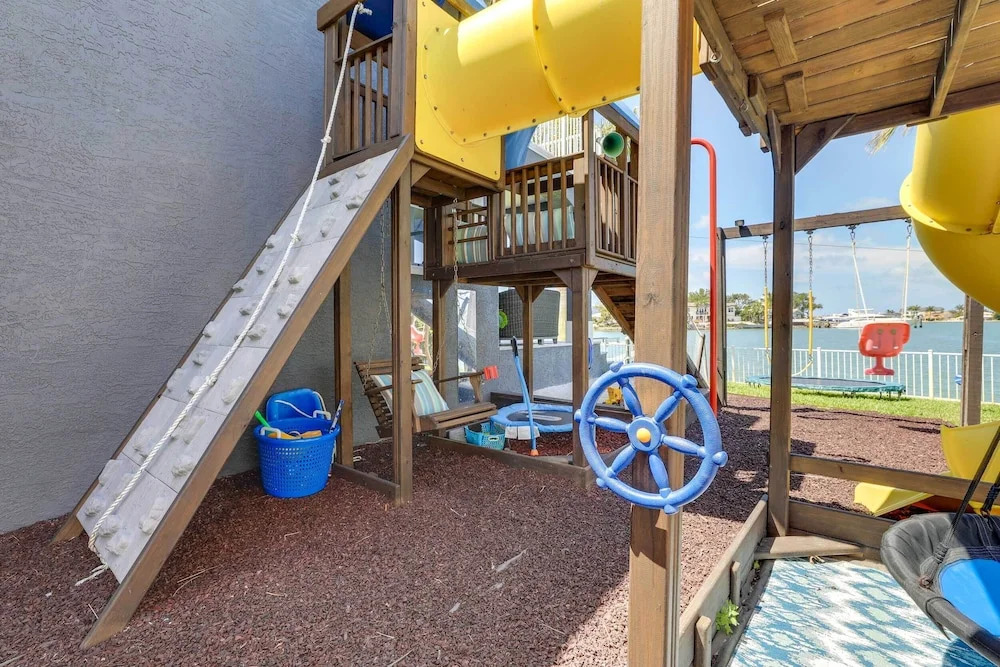 Luxury St. Petersburg Home w/ Pool + Bay Access!