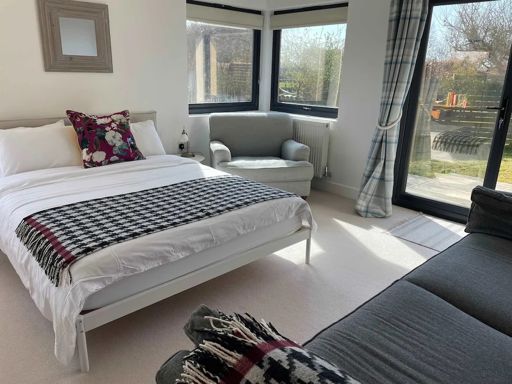 Bespoke Retreat for 4 in West Wittering