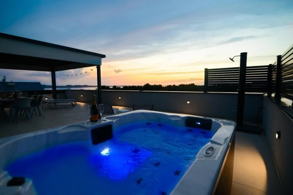 Rooftop apartment Jadera