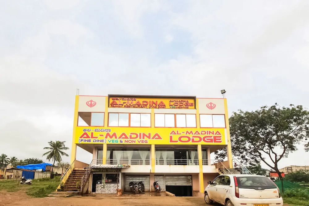 SPOT ON 60724 Al-madina Fine Dine & Lodge