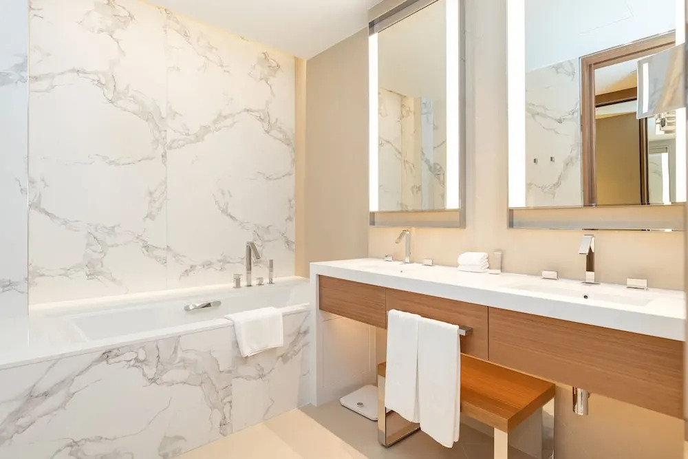 Luxury StayCation - Modern Comfort: 3-BR at The Address Opera