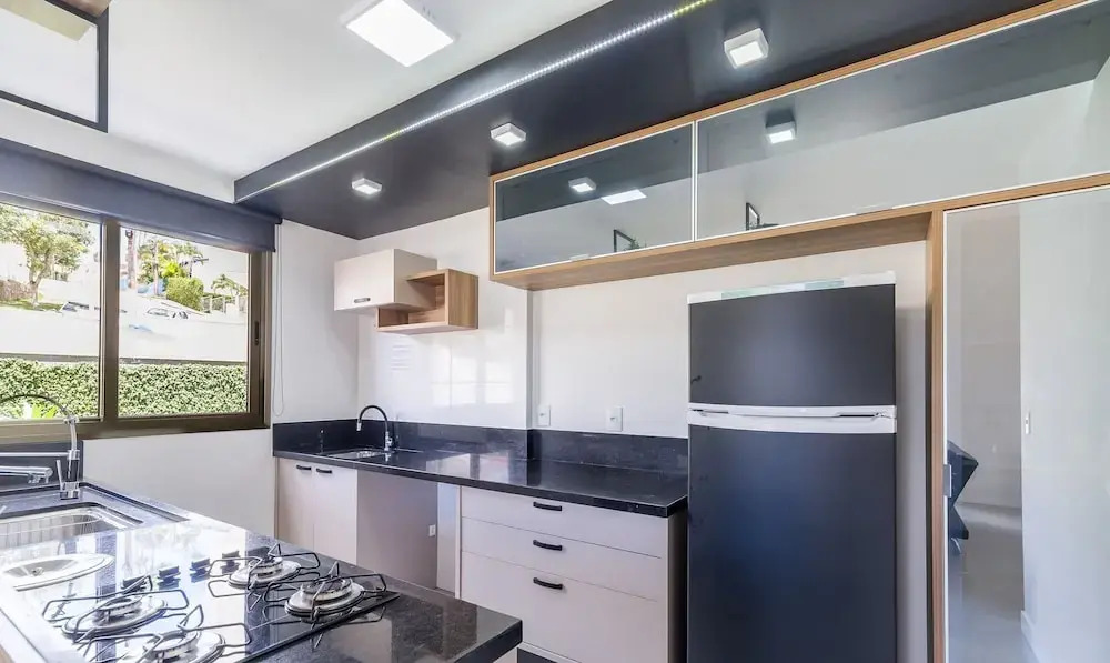 YHD - Condominium With Pool Near Ufsc Located in Carvoeira, This Condominium is an Excellent Choi