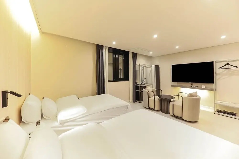 Hotel Signature