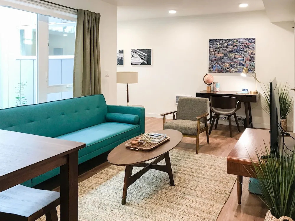 New Listing! Chic Capitol Hill W/ Courtyards 1 Bedroom Condo