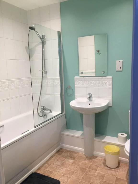 Impeccable Modern Two Bed House in Colwyn Bay
