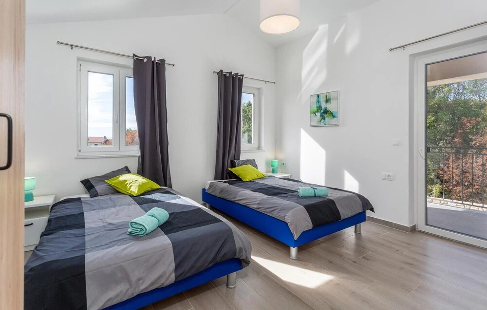 Beautiful Home In Kras