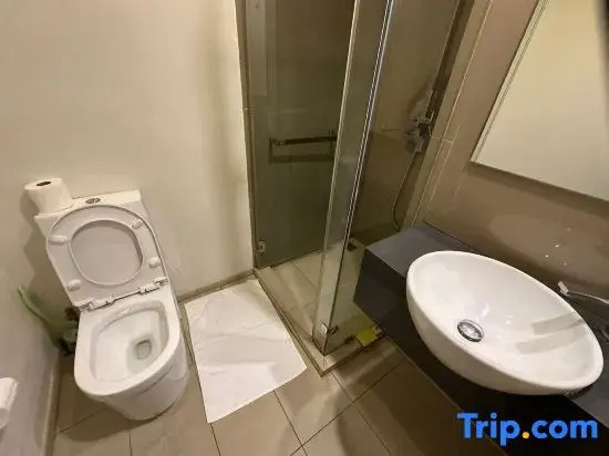 Studio with kitchen on the 42nd floor near walking street with panoramic view and side sea view