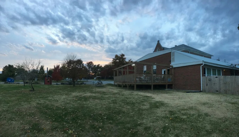 Davie School Inn
