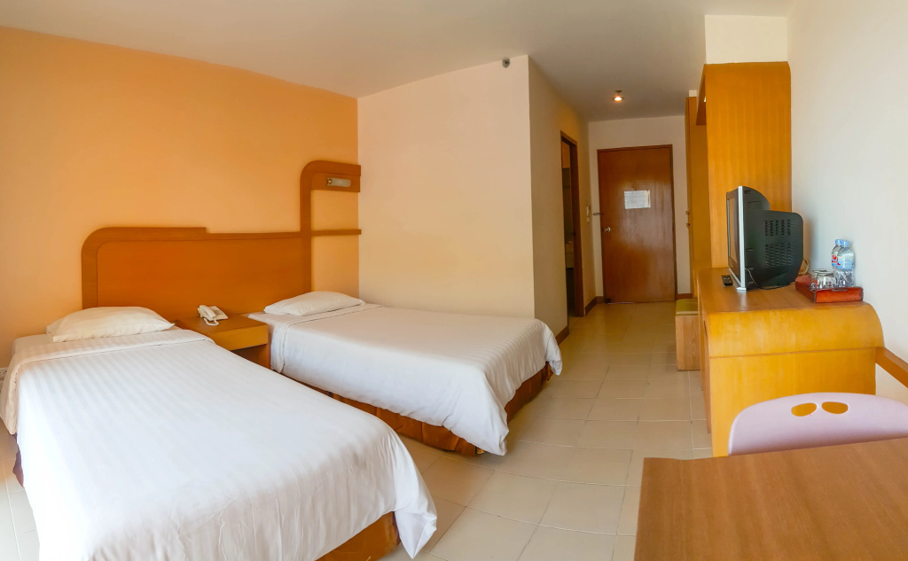Eastiny Plaza Hotel