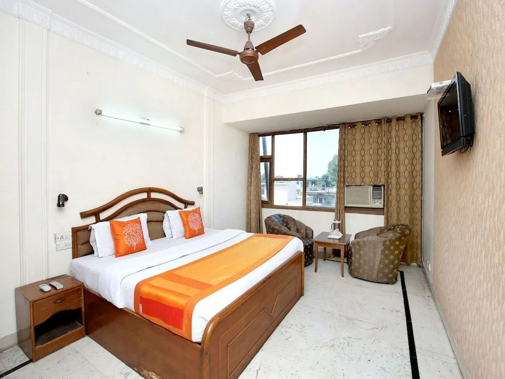 OYO 11371 Hotel M&V
