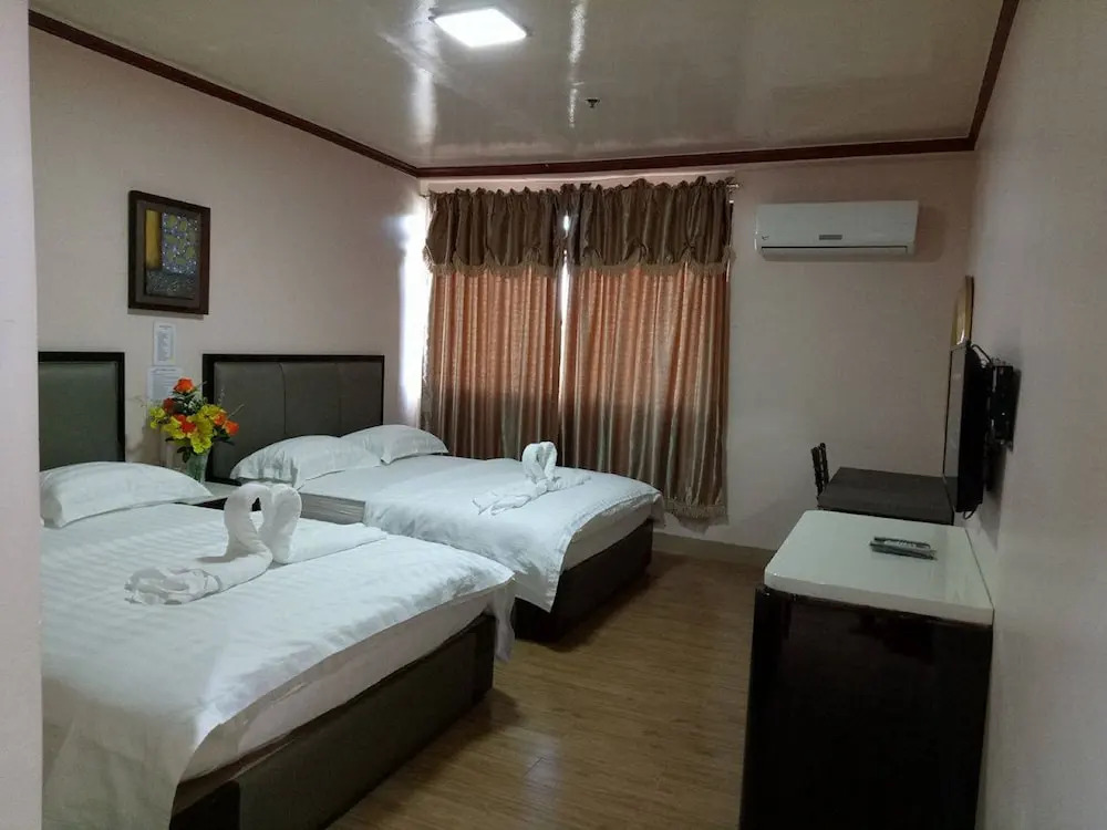 Meaco Royal Hotel - Taytay