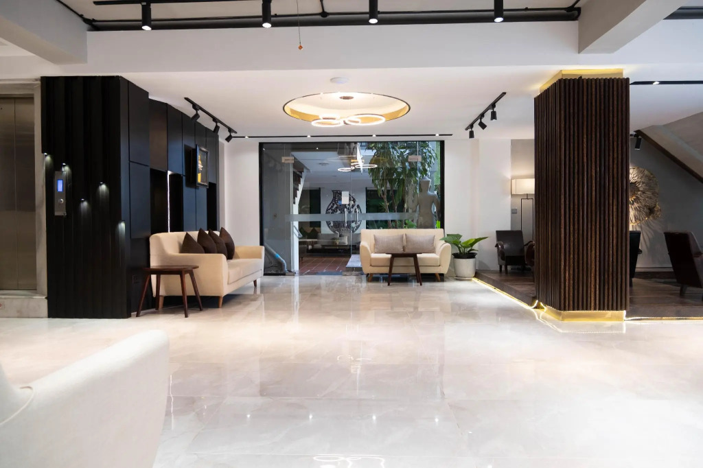 King Grand Boutique Hotel