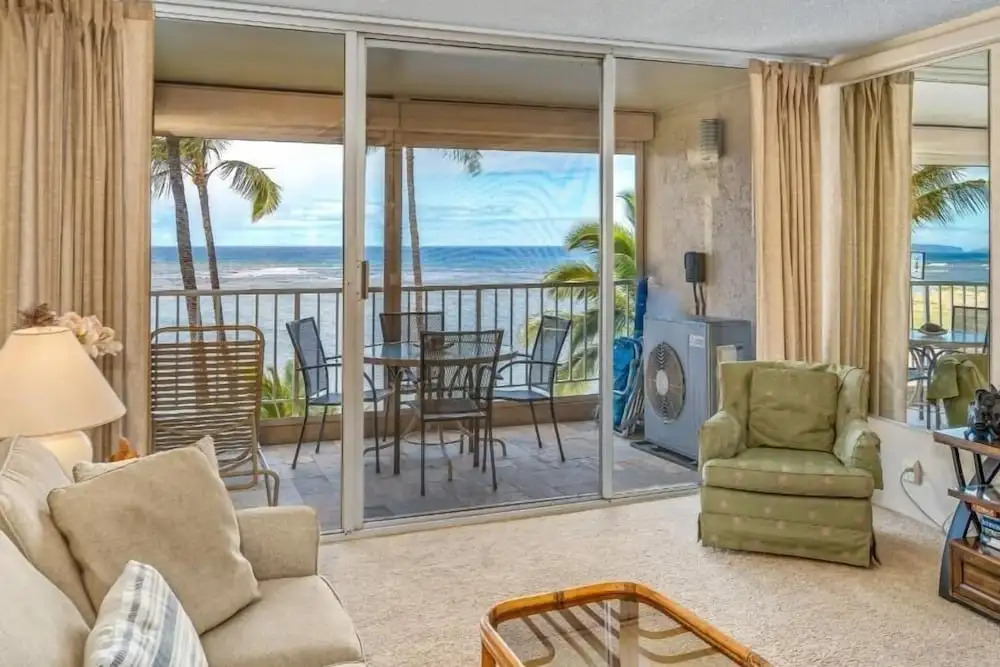 Menehune Shores, #517 1 Bedroom Condo by RedAwning