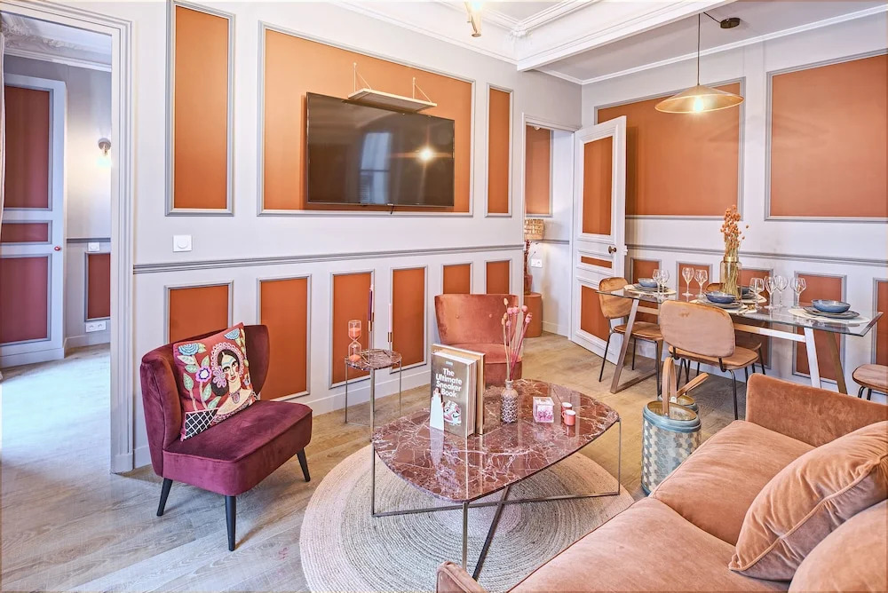 The Lord Byron Suite