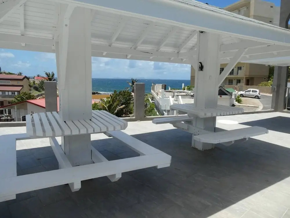 Sun Tan Apartment 11, Near the sea