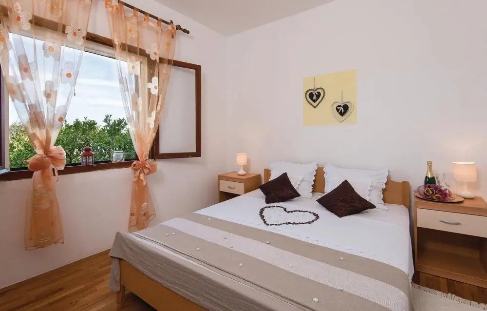Stunning Home in Crkvice With Wifi and 3 Bedrooms