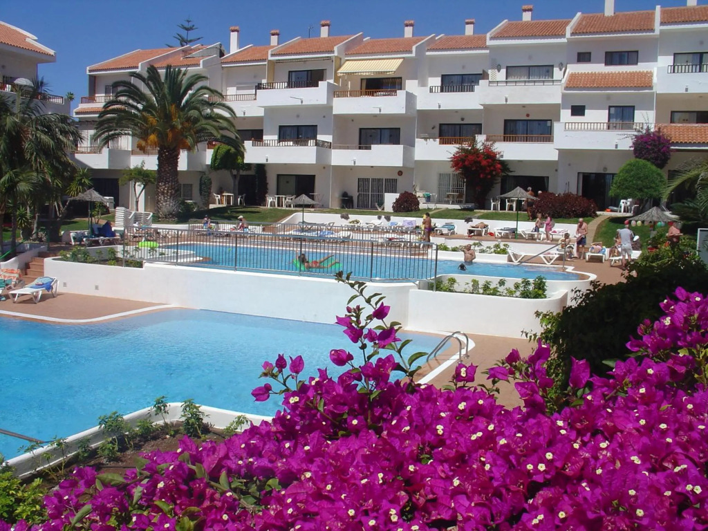 Apartamentos HG Cristian Sur