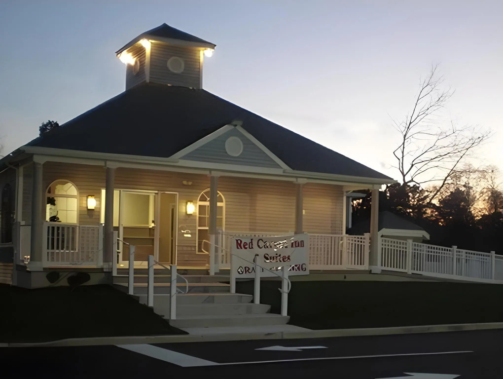 Village Inn & Suites - Smithville