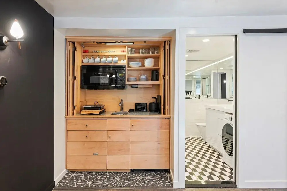 Downtown Aspen Studio Steps to Gondola & Trails - 305A