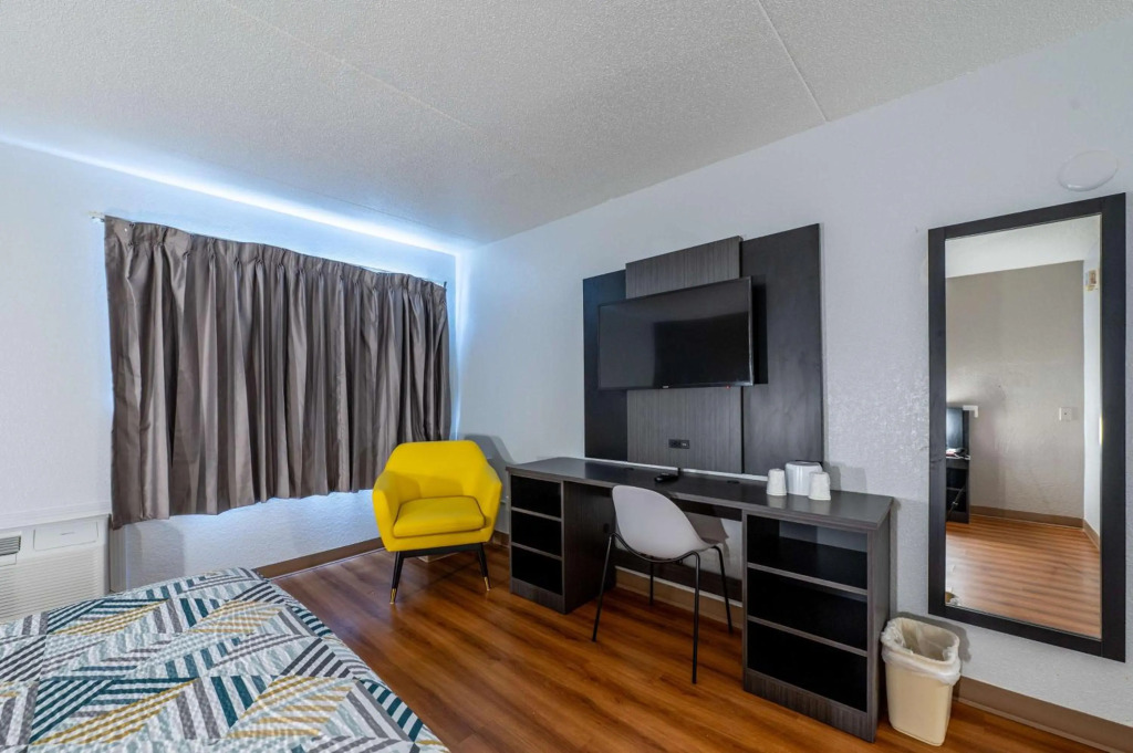 Motel 6-Branford, CT - New Haven