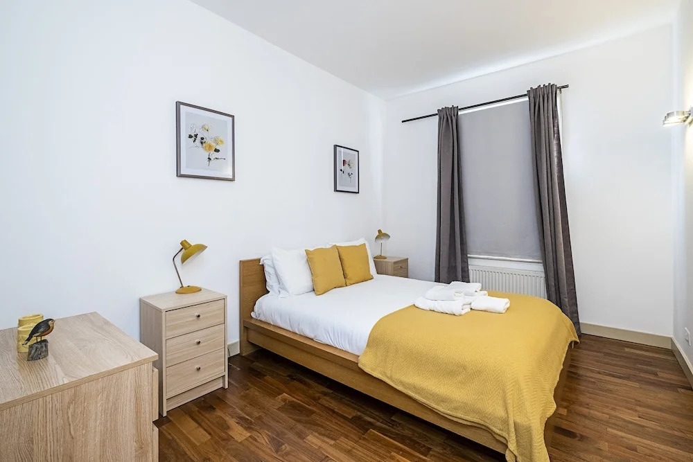 Royal College Apartments by Flexystays