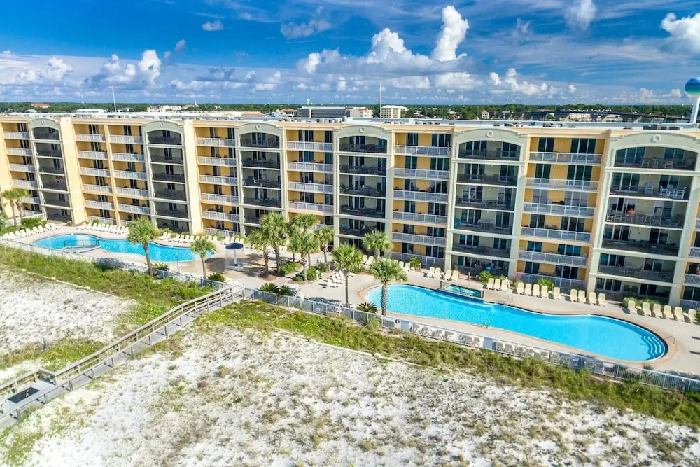 Azure 519 3 Bedroom Condo