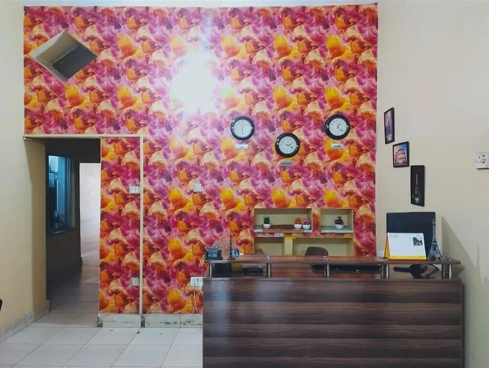 Hotel Twenty One Gulberg