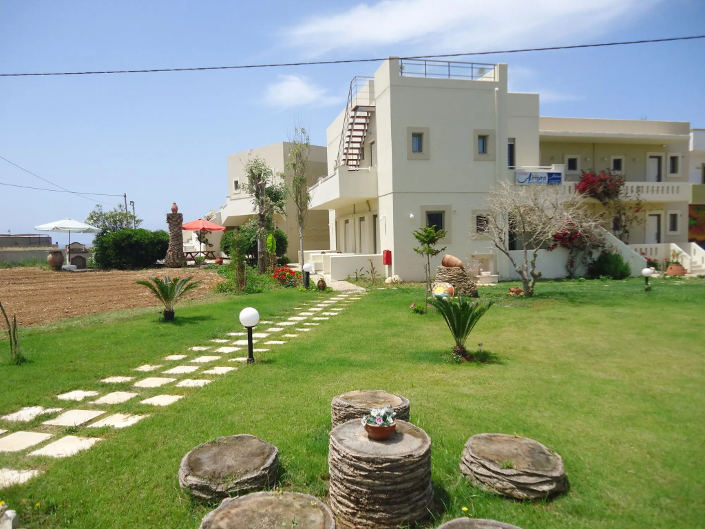 Almyra Apartments & Suites