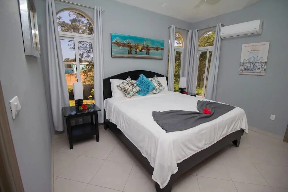 One of a Kind 6 Bedroom Luxury Villa