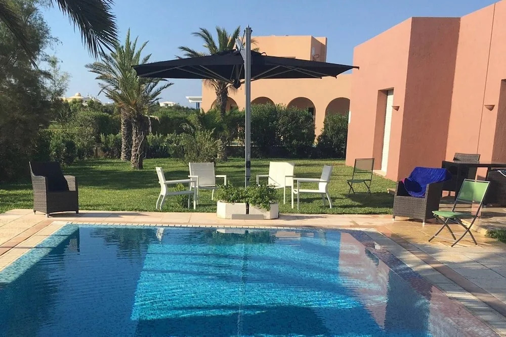 Dar Fatma a Well-appointed, 3-bedroom Villa With a Pool in the Residen