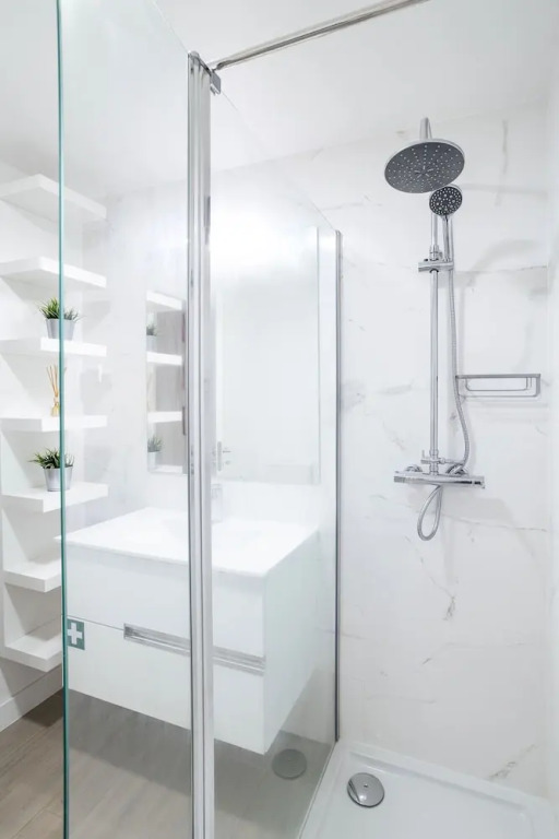 Oura Villa V2 Flores