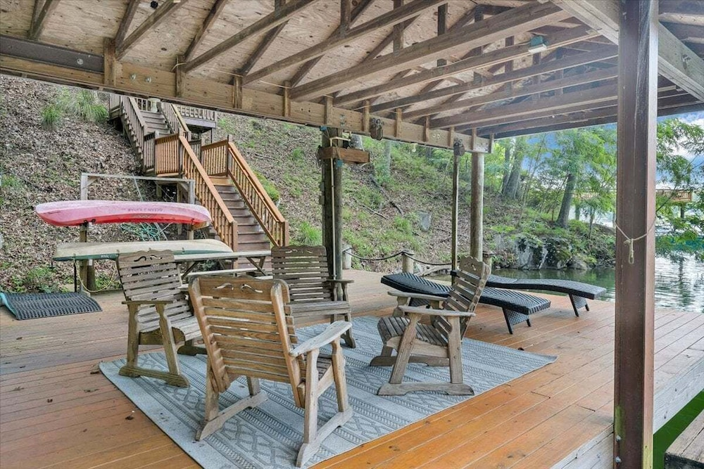 Reel Relaxed - Lakefront w/ Private Dock!