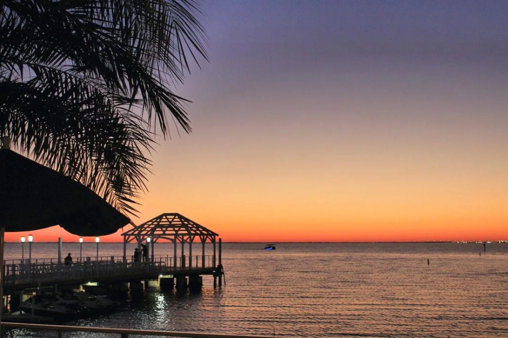 Bay Harbor Hotel