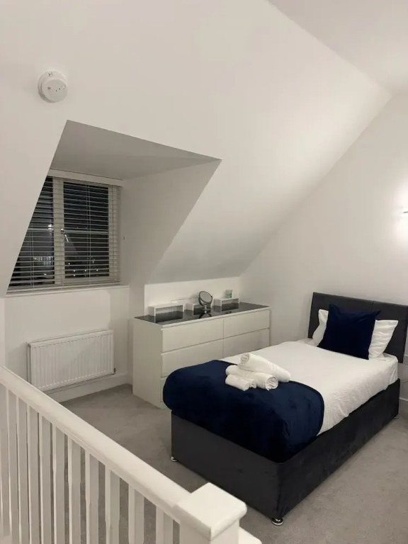 Luxurious Home Near Luton Airport. Suitable for Families and Contractors