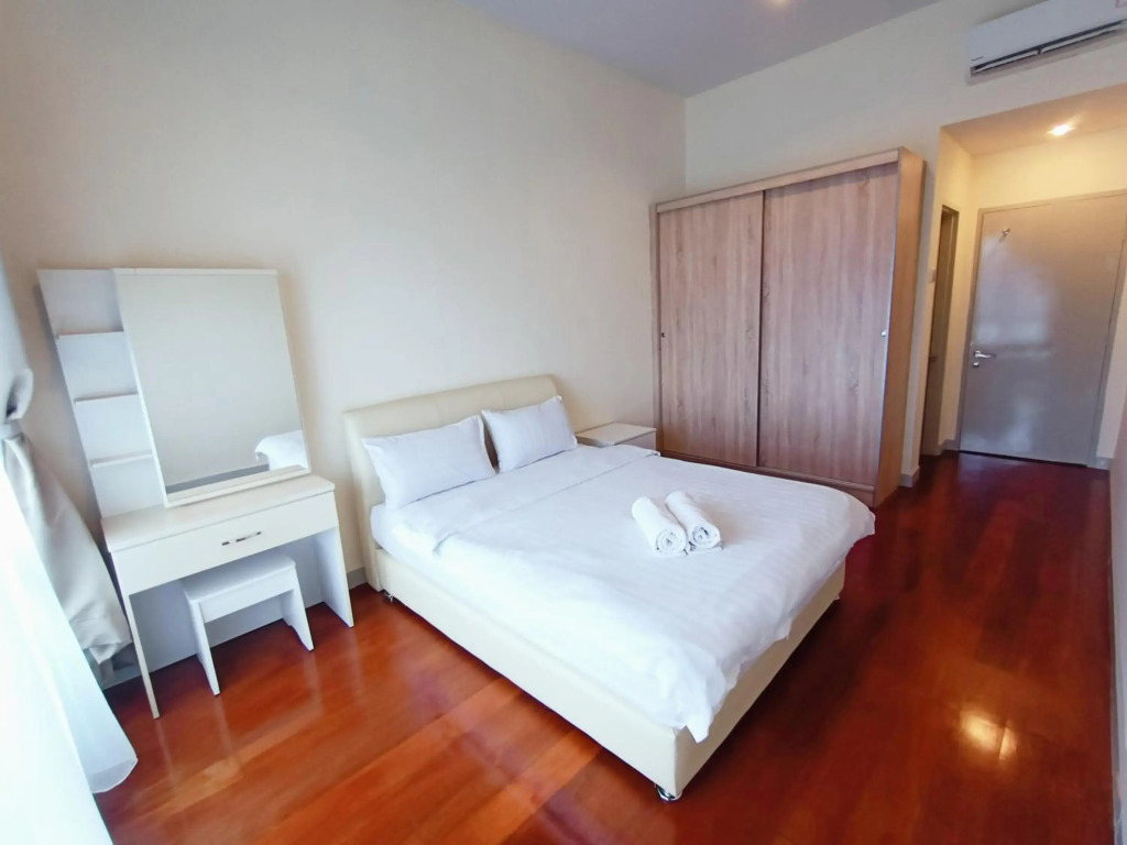 New! Seaview Deluxe Sunrise Suite 2000 sqft Imago Loft B 3 bedrooms above Imago Shopping Mall