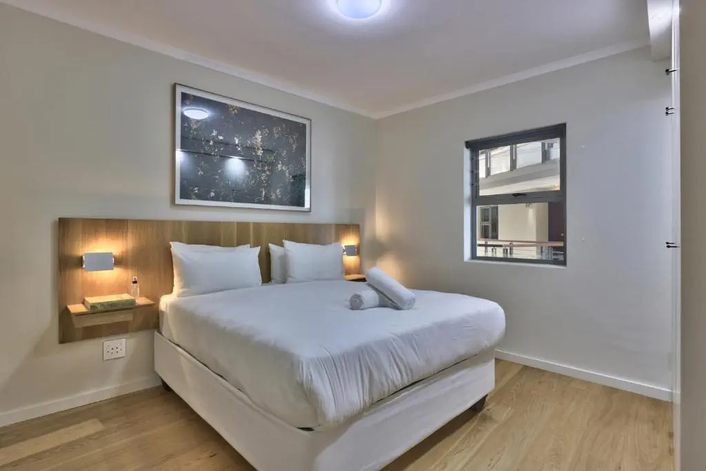Stylish, Modern Apartment With Breathtaking Views.