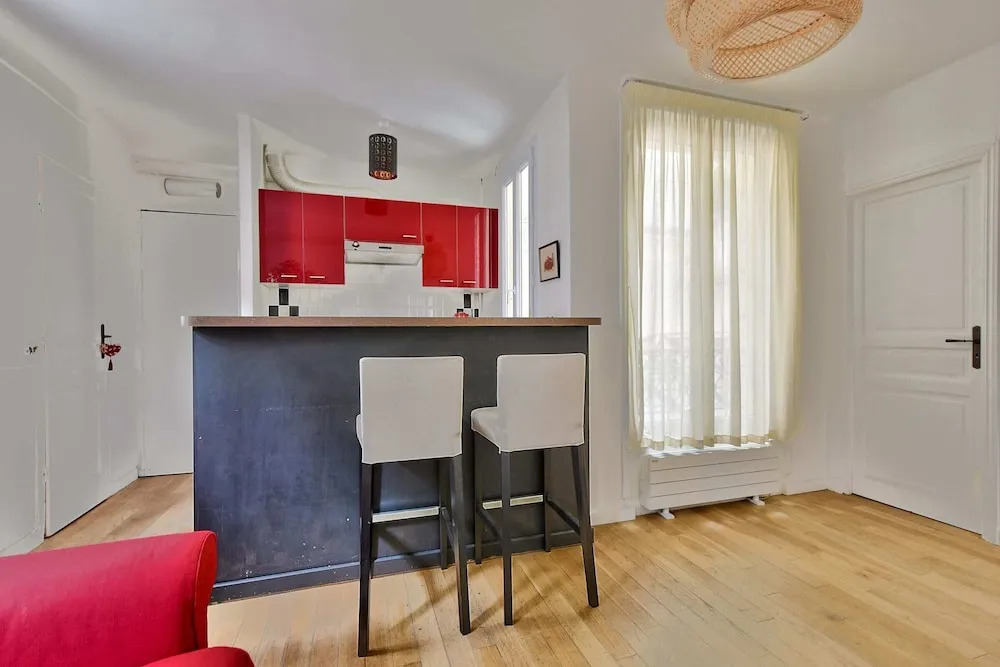 Superb Apartment at the Foot of the Sacré-coeur