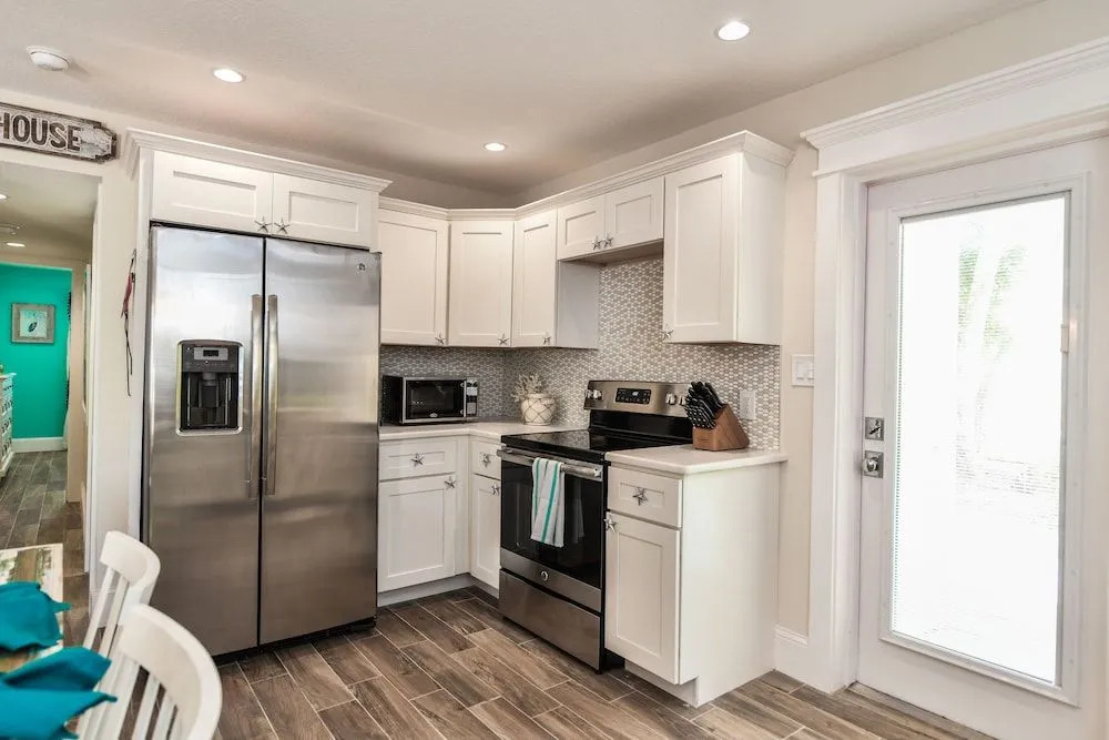 Sea Breeze - Pet Friendly, Located in Siesta Key Village, Steps to Siesta Key Beach