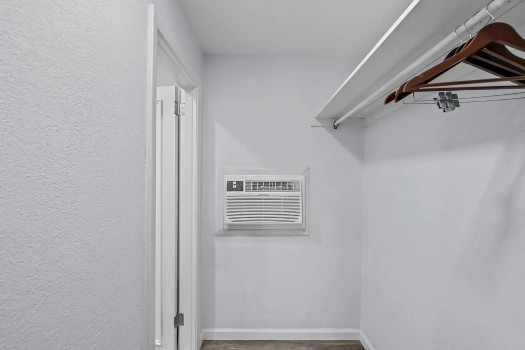 Suburban Studios Newport News - Hampton
