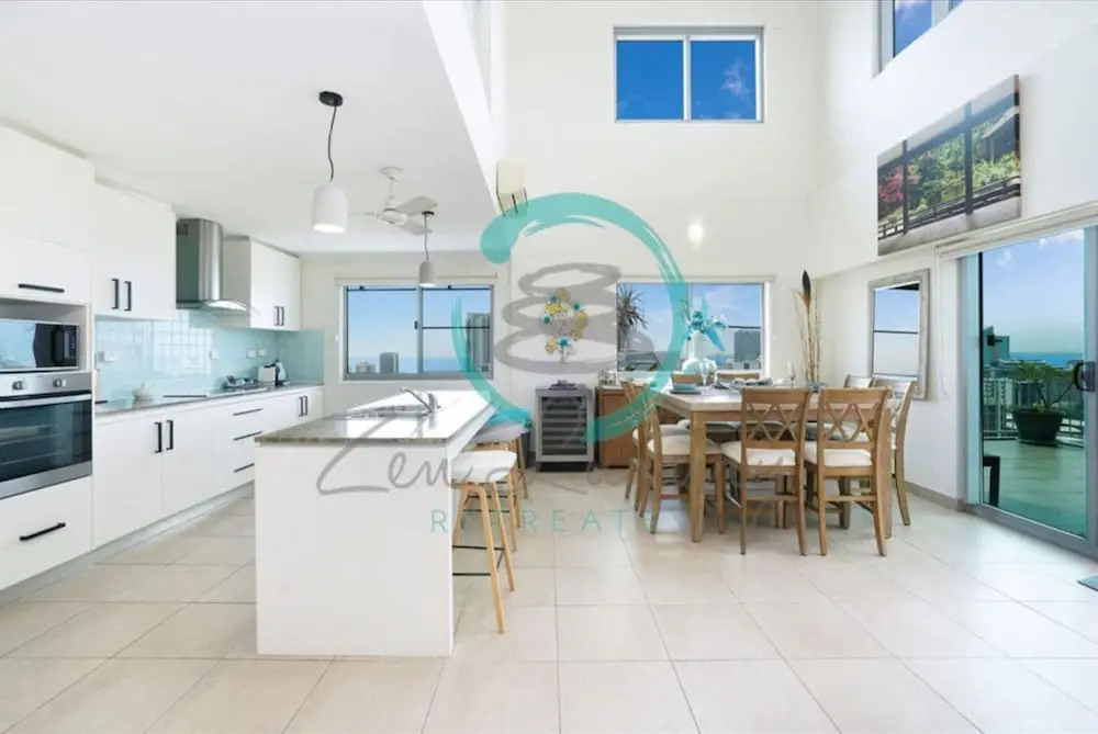 Pinnacle Penthouse Escape Panoramic Views Pool