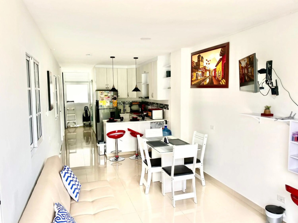Apartamentos Amoblados en Imbanaco & Tequendama Con Aire Acondicionado Y Piscina